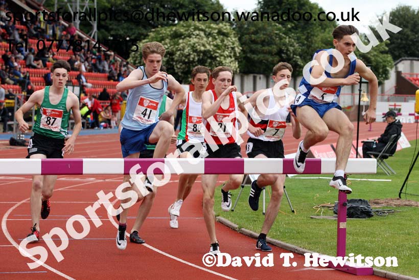 Inter boys 1500 metres steeplechase, English Schools Track and Field. Photo: David T. Hewitson/Sports for All Pics